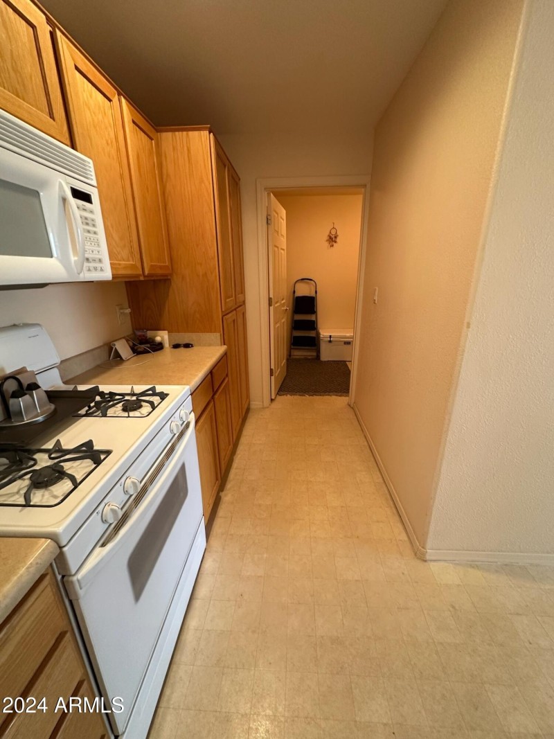 KITCHEN TO LAUNDRY