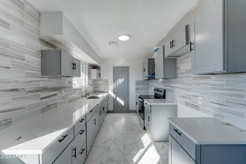 17842 N 43rd st-10
