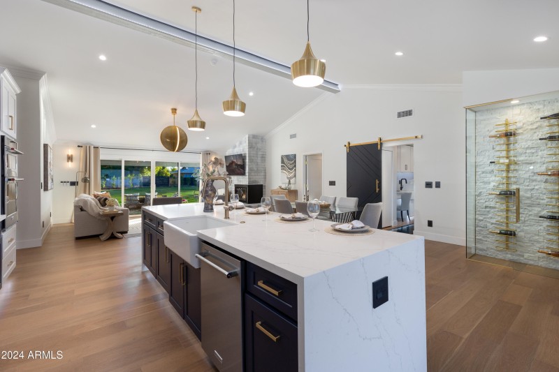 KITCHEN ISLAND
