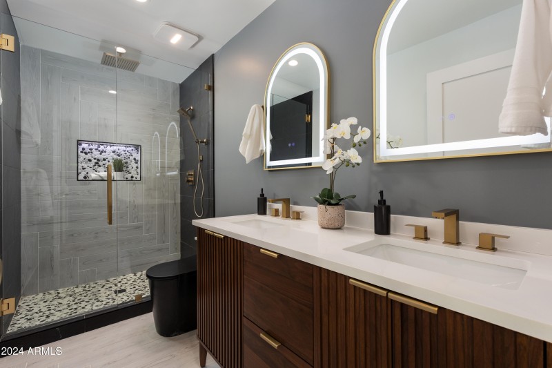 PRIMARY ENSUITE BATHROOM