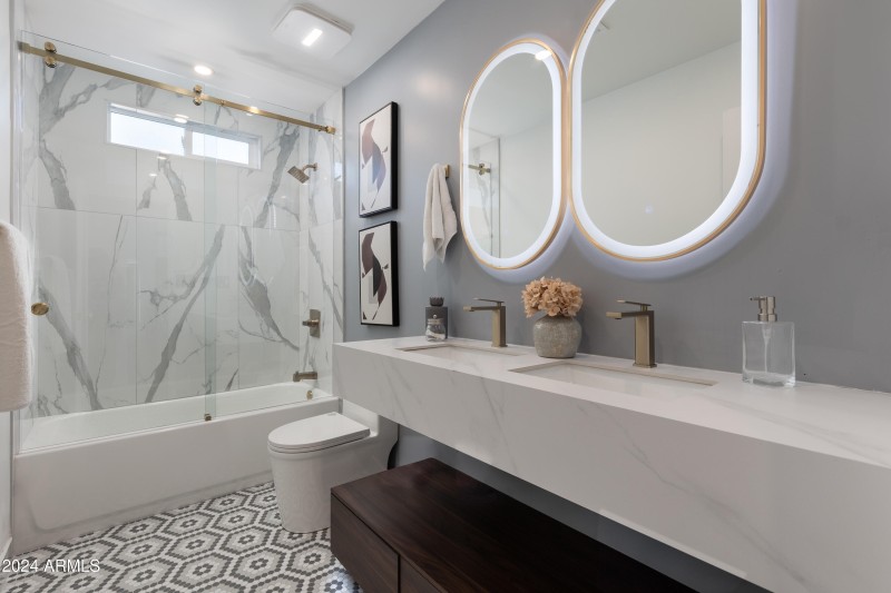 2ND BATHROOM