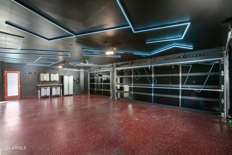 3 CAR GARAGE