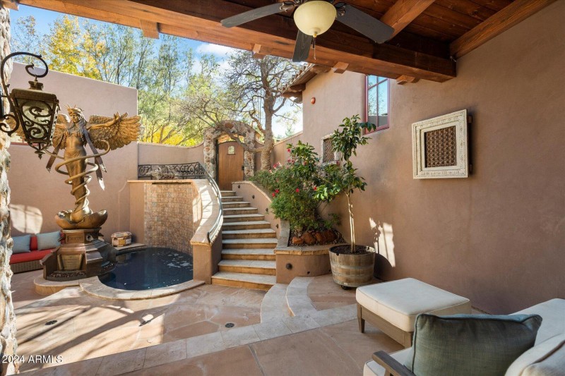 05-Courtyard Patio