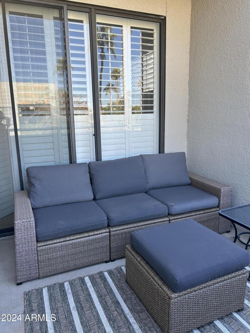 PATIO OFF LIVING ROOM