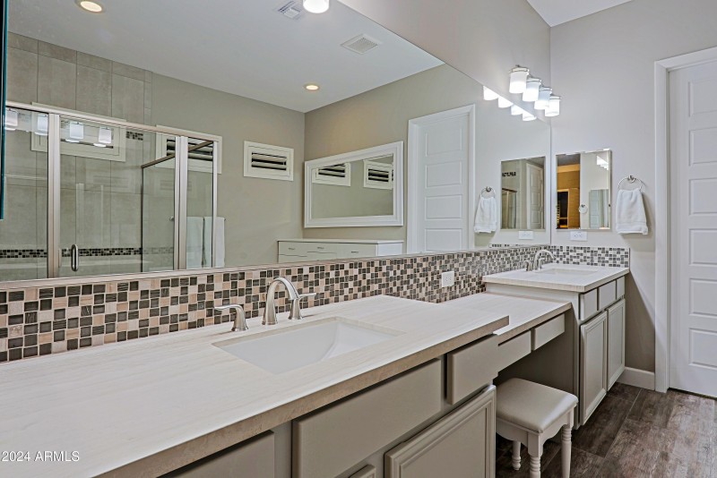 Primary suite bath