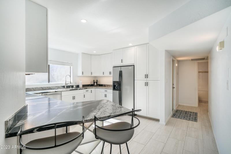 Breakfast-Bar Kitchen