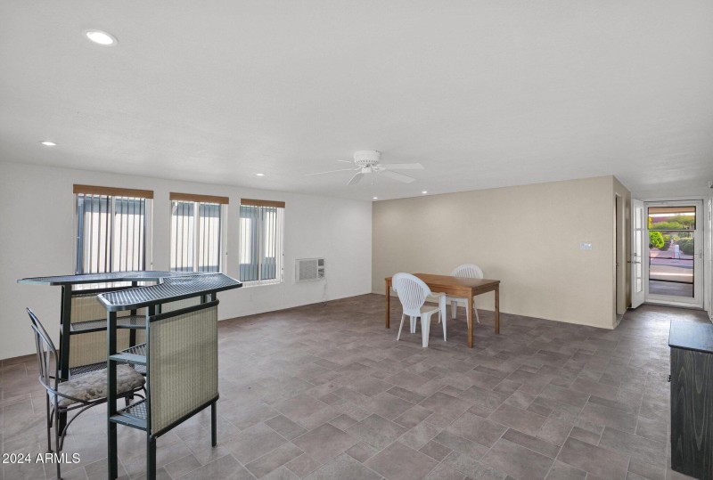 Enclosed Az Room