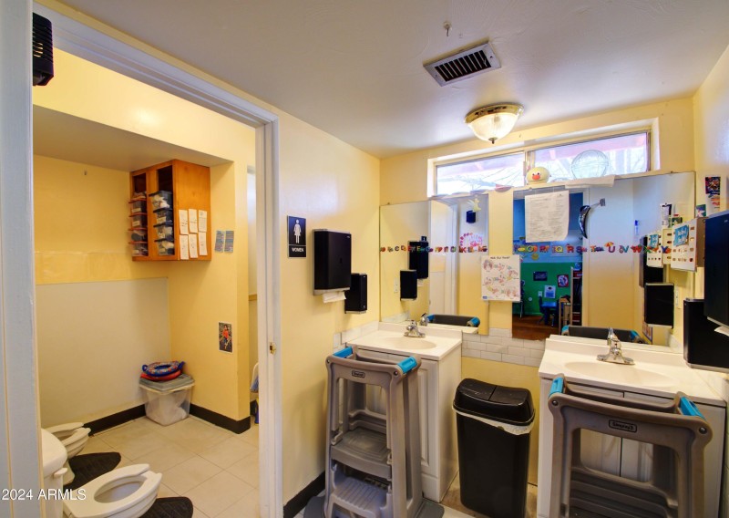 Bathroom DSC_0959 SM