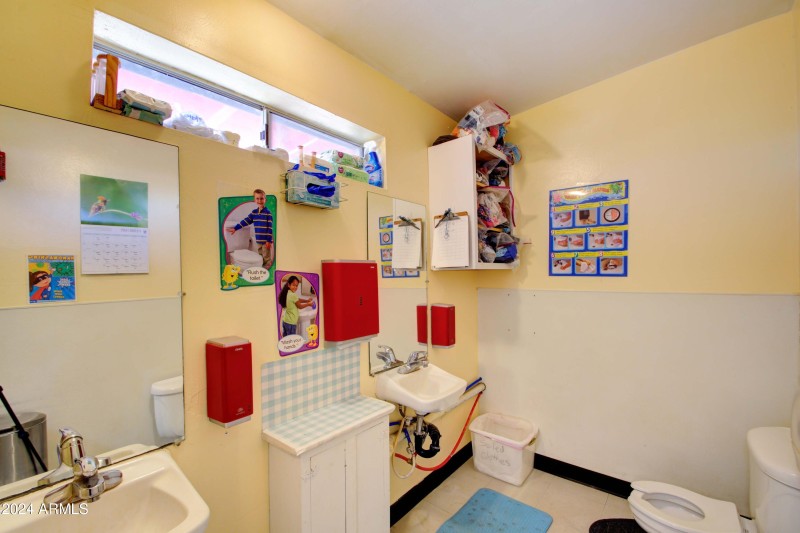 Bathroom DSC_0989 SM