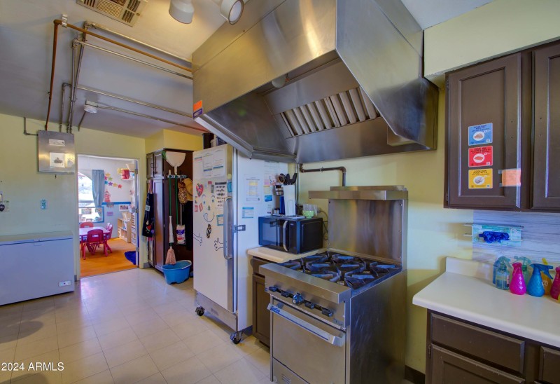 Kitchen DSC_0914 SM