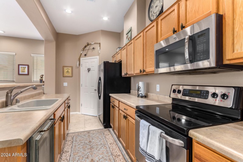 09 Kitchen