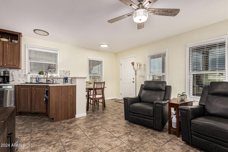 Apache213LivingRoom3