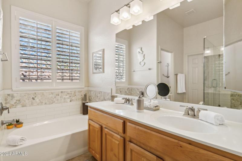 23-web-or-mls-27231-n-47th-st