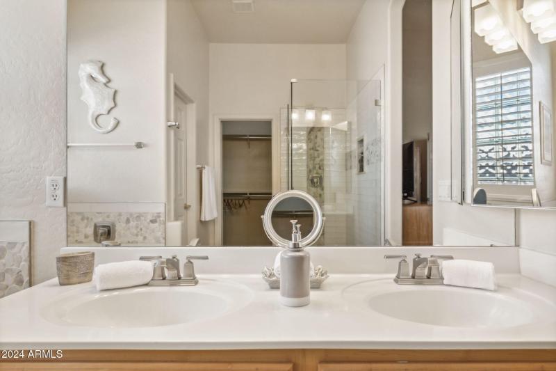 26-web-or-mls-27231-n-47th-st