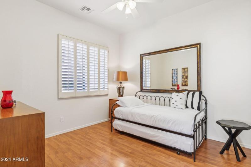 28-web-or-mls-27231-n-47th-st