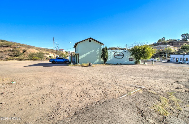 1605 E Ash St-3