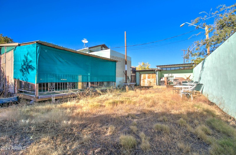 1605 E Ash St-22
