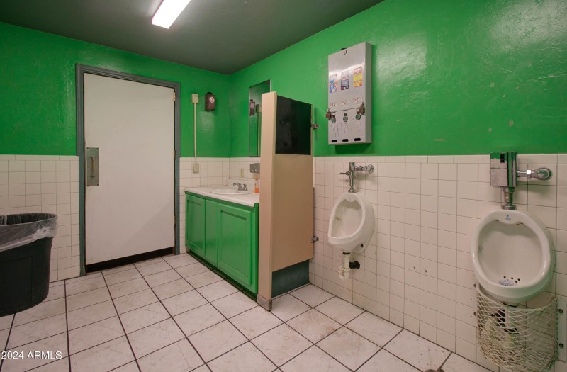 1605 E Ash St-51