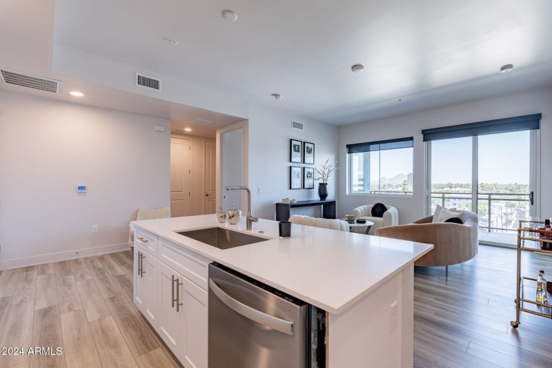 11-web-or-mls-Central - HD-11