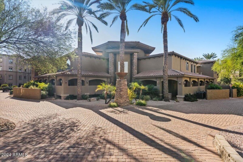 01-Front of complex