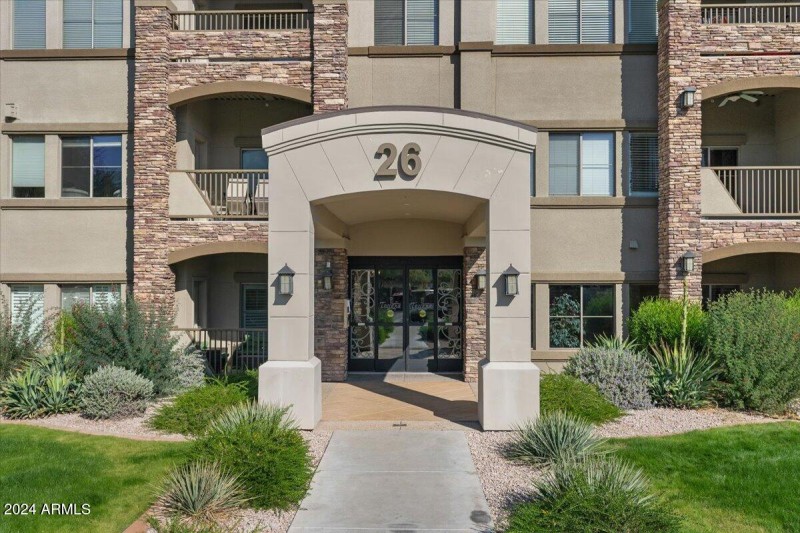 04-Complex entrance