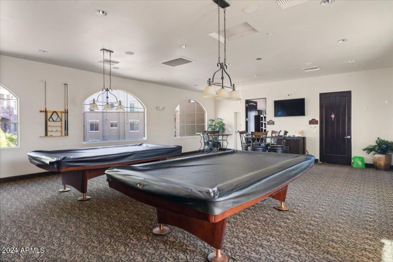 43-Community game room