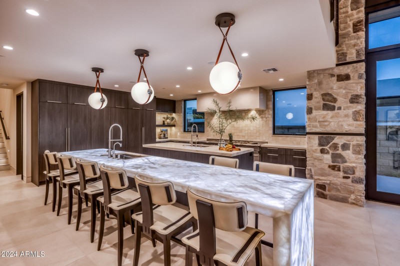 015_KITCHEN