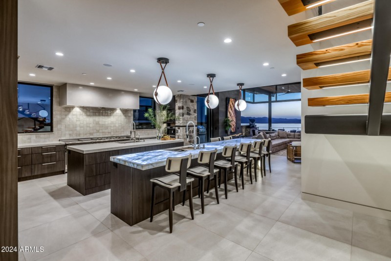 019_KITCHEN