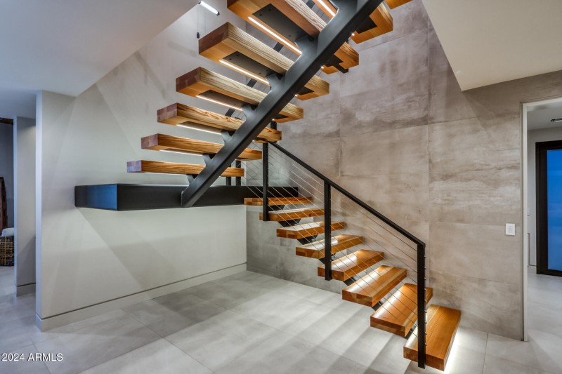 027_STAIRWAY