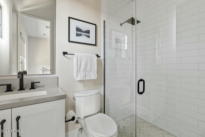 En-Suite Bath #2