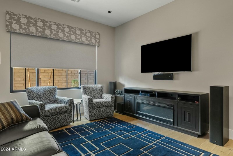 Flex Room