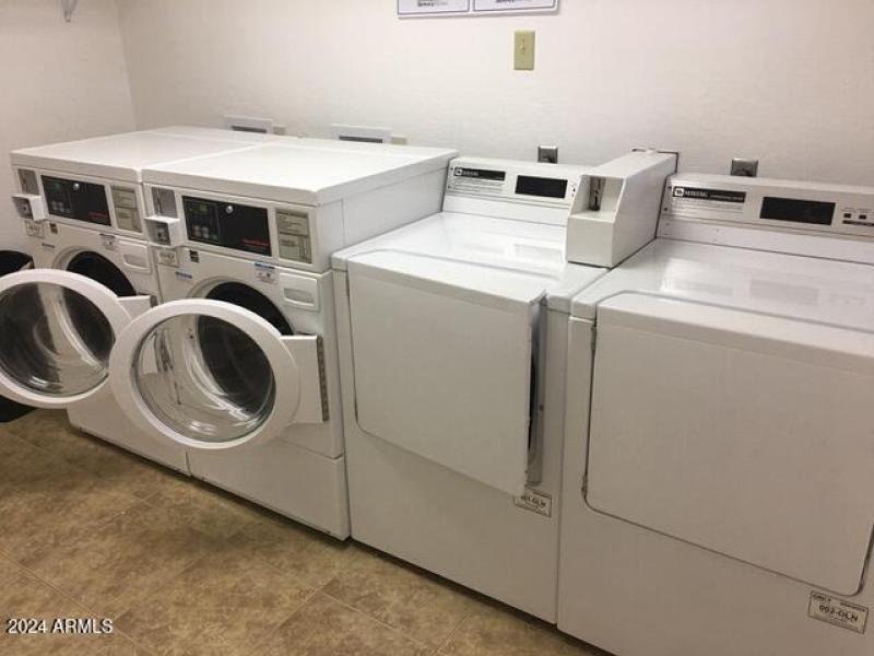 Laundry Room (1)