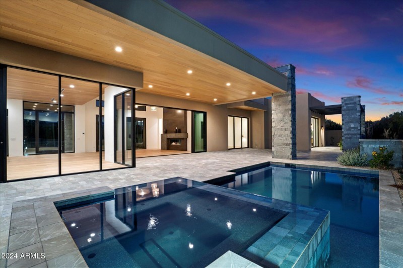 Spacious Patio!