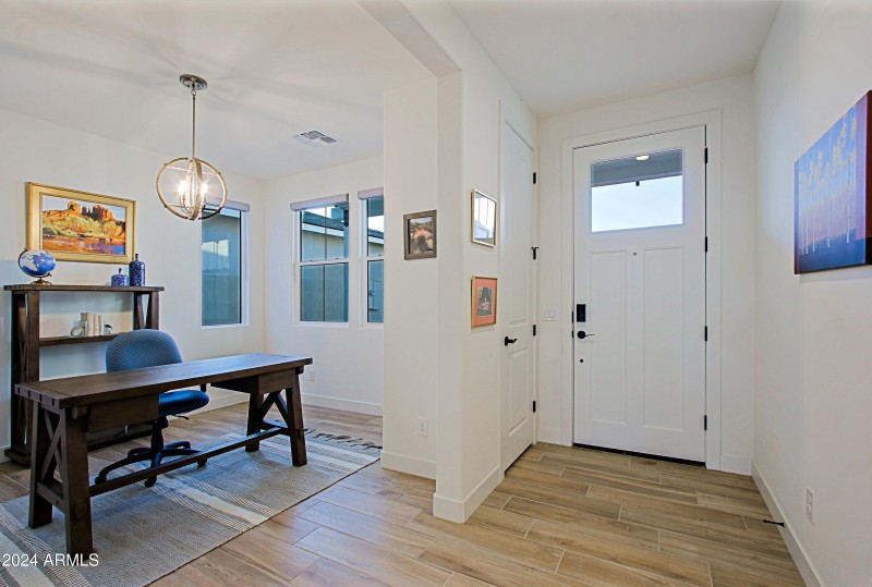 Den and Foyer (2)
