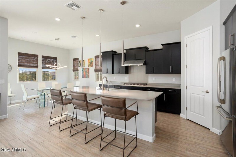 KITCHEN ISLAND