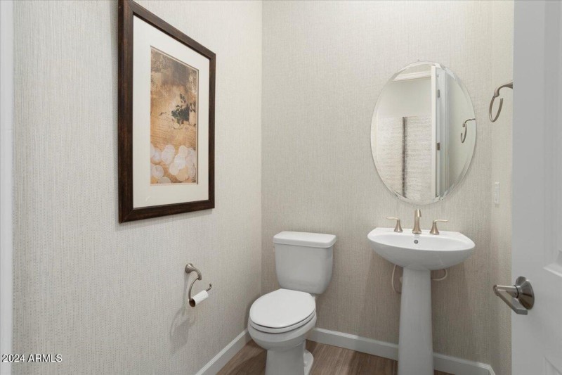 HALF BATH/POWDER ROOM