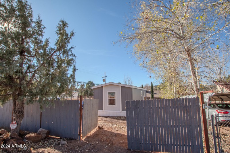 Mikesell - Apache Dr MLS-02