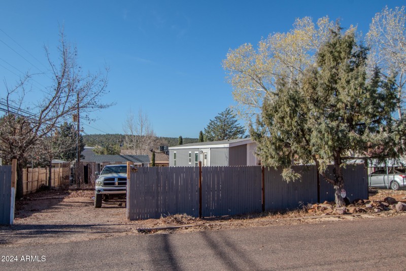 Mikesell - Apache Dr MLS-03