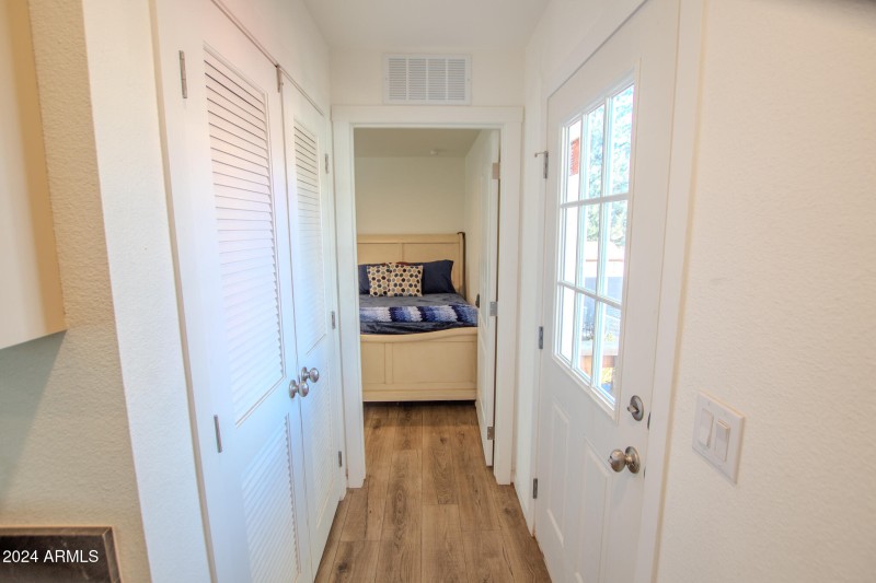 Mikesell - Apache Dr MLS-32
