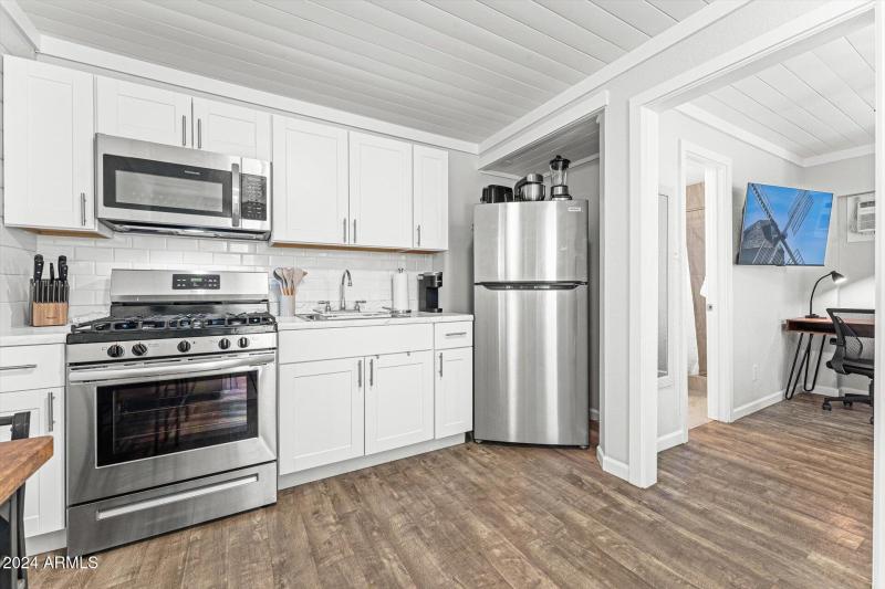 09-009-kitchen