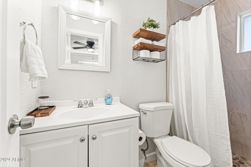 16-016-bathroom
