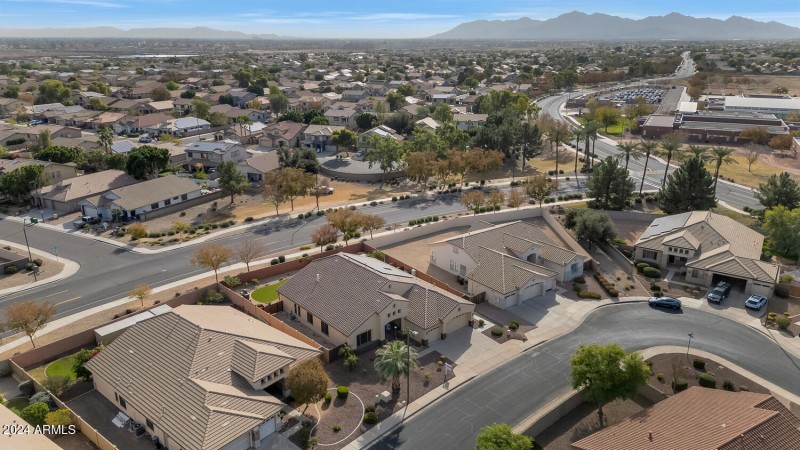 4633 N 127th Dr-large-005-006-DJI 0015-1