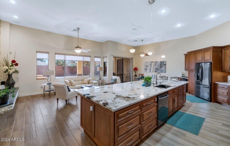 4633 N 127th Dr-large-007-039-TOD9179-15