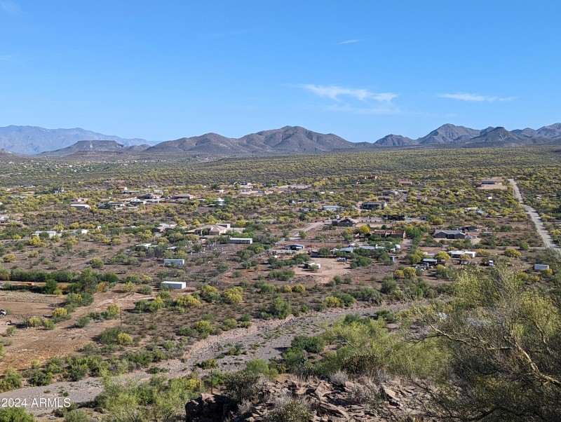 Circle Mountain City View