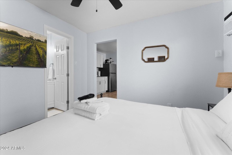 05-005-bedroom