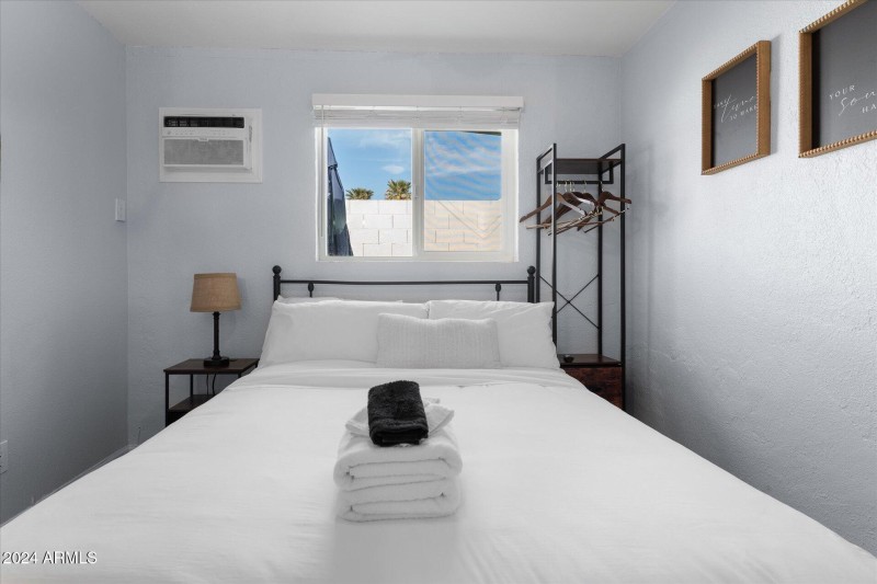 06-006-bedroom