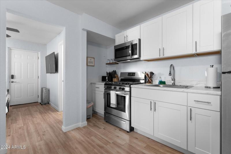 13-013-kitchen
