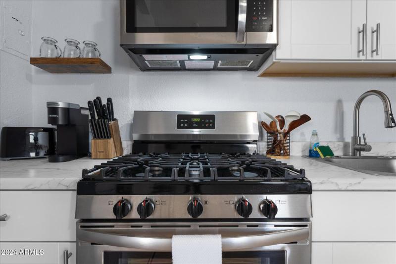 14-014-kitchen