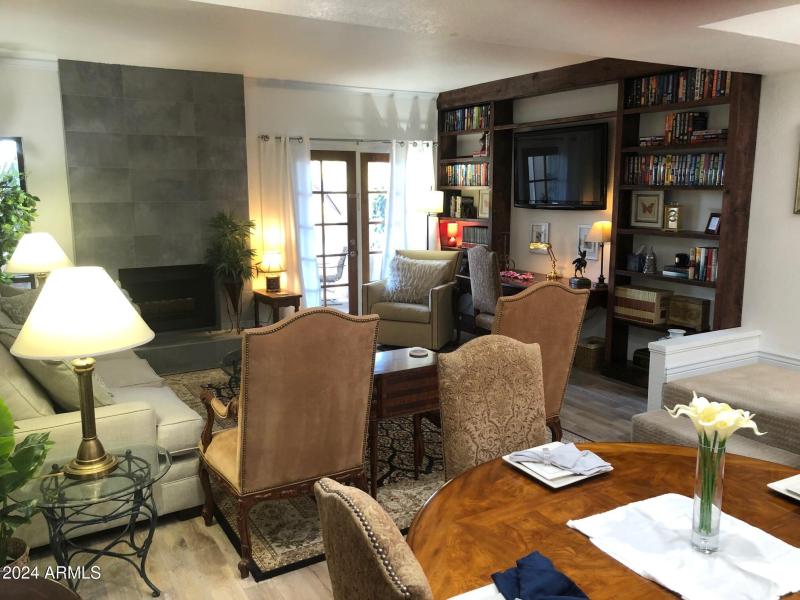 Dining & Library area