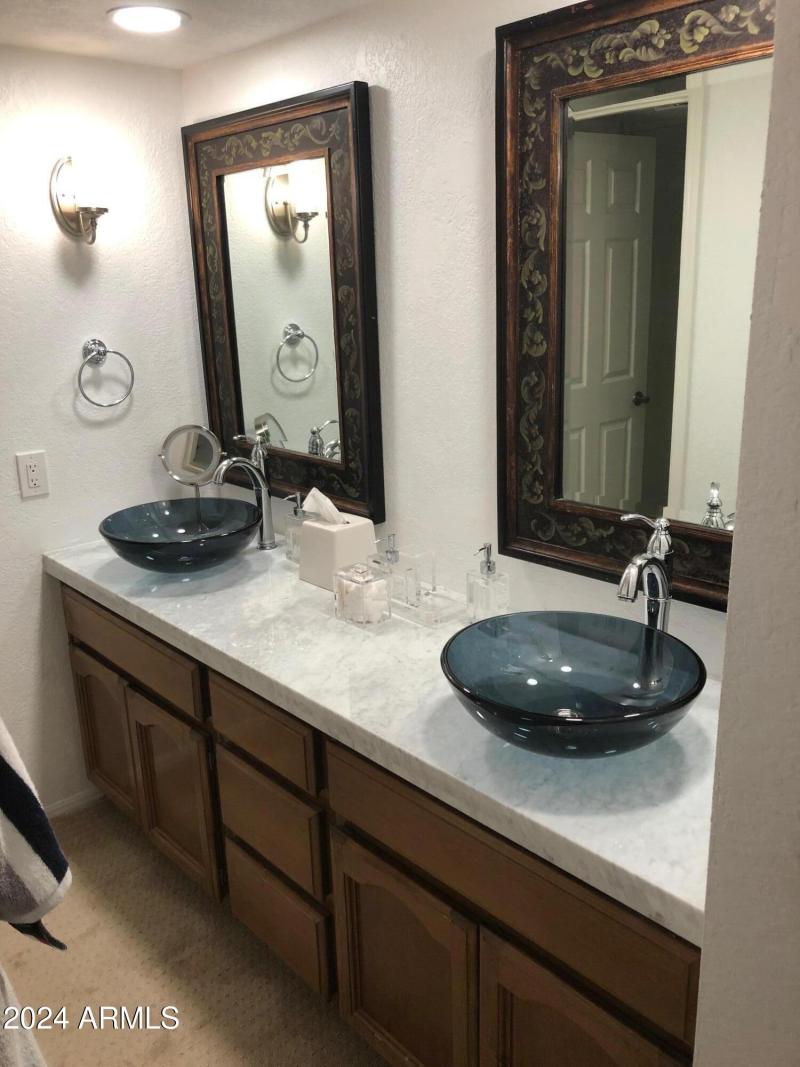 Master Vanity area